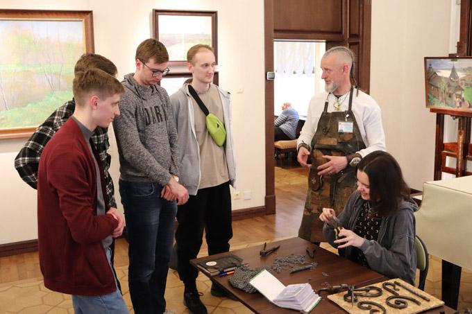 Какое ремесло народный мастер из Мстиславля предлагает включить в список ЮНЕСКО