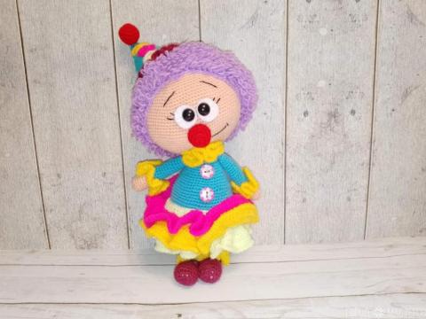 Вязаная девочка-клоун. 33 см