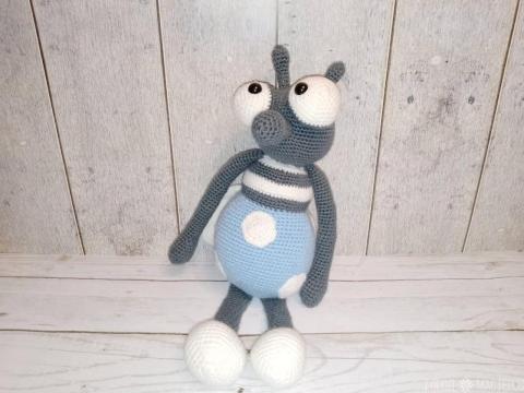 Вязаный комарик крючком. 35 см.