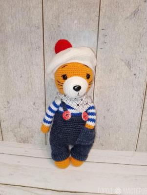 Вязаный котик Красавчик крючком 23 см - 5