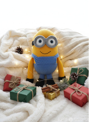 Вязаный миньон.32 см. Ручная работа