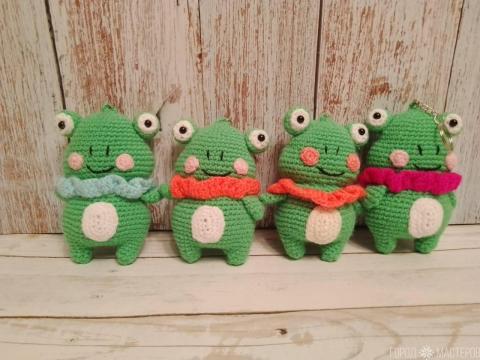 Вязаные брелочки лягушата10-13 см.Ручная работа - 3