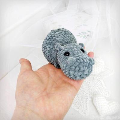 Бегемотик Пузатик. Велюровая игрушка