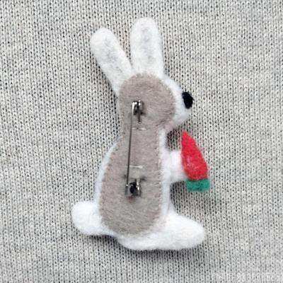 Брошь из войлока "Кролик" - 2