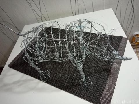 Проволочная скульптура "Rino"