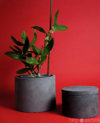 Кашпо для цветов из бетона