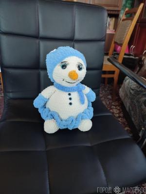 Снеговик вязанный из плюша
