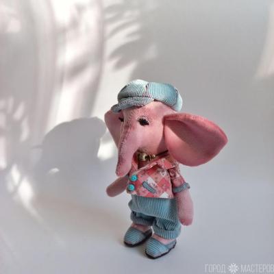 Розовый слон Степка