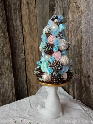 Стильная ёлочка на подставке с мишкой - 5