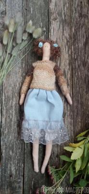 Кукла Тильда в спокойных тонах