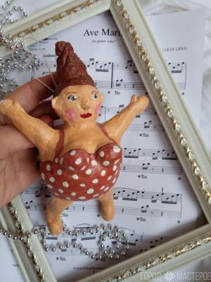 Летящая женщина - прикольная подвеска - 3