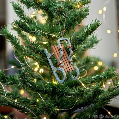 Объёмная деревянная елочная игрушка - 2