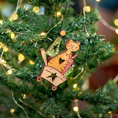 Деревянная елочная игрушка с ручной росписью - 2