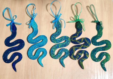 Ёлочные игрушки из смолы