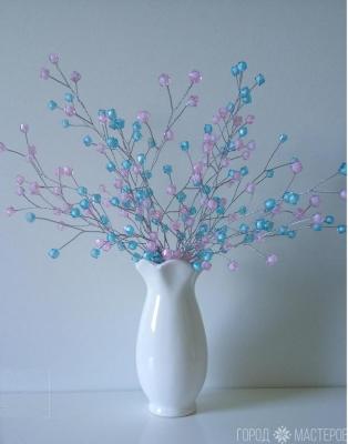 Букет из бусин для украшения интерьера.