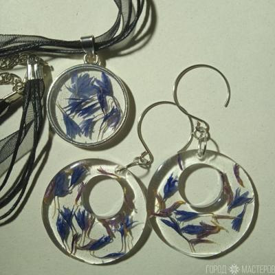 Комплект с лепестками васильков