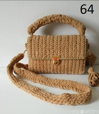 #diy Сумочка бежевая бархатная на канве (см видео в описании - 2