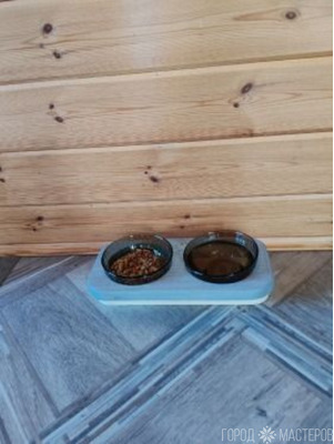 Кормушка для котов или собак мелких пород