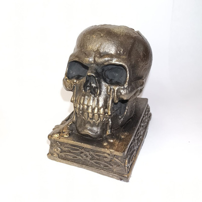 Подсвечник Алтарный Череп на книге Знаний