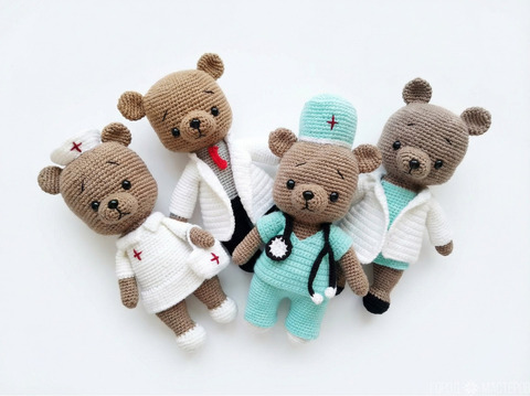 Вязаные игрушки-звери-медики — мишки, лис, волк, мышка,  зайка в медицинских образах - 2