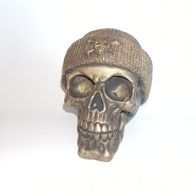 Череп в шапке Алтарный статуэтка