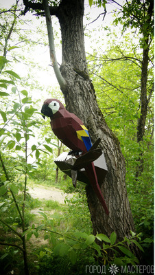 Полигональная фигура садовая "Попугай Ара"