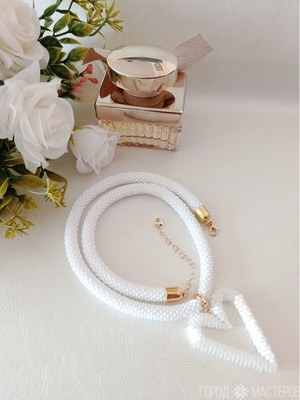 Колье с подвеской