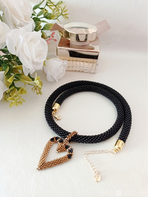 Колье с подвеской сердце