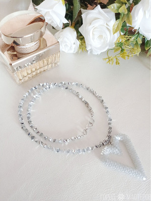 Колье с подвеской