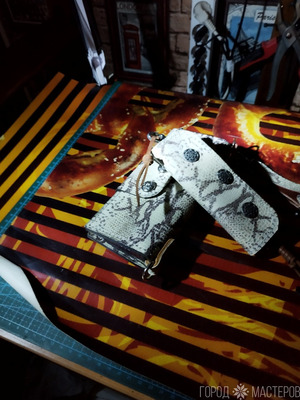 клатч для модниц.и чехол для ключей .бутиковая кожа питона из сша.мой https://vk.com/id175424969