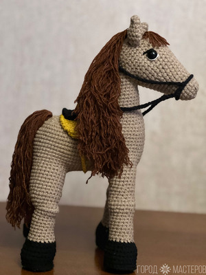 Лошадка из полухлопковой пряжи