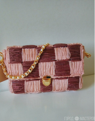 Сумочка из органзы на канве ( шахматно- шашечный вариант дизайна ) с подкладкой ручной работы