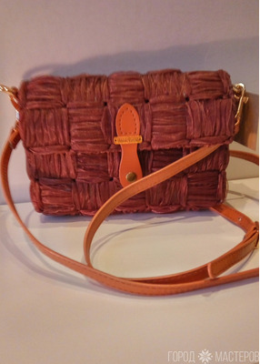 Сумочка на канве из ленты органзы с фурнитурой к\з в зол. ручной работы - 2