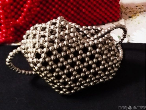 Сумочка из бусин.