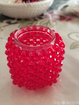 Ваза из бусин