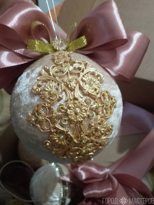 Елочный шар
