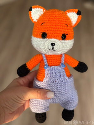 Вязаная игрушка Лисенок