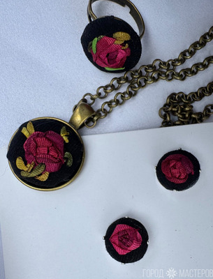 Комплект Кулон Серьги Кольцо вышитые лентами - 10