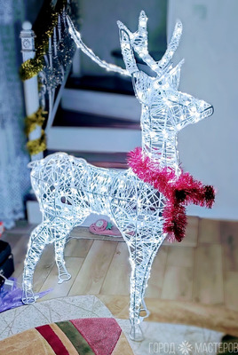 Световая фигура олень