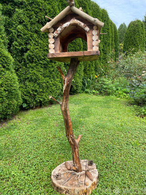 Кормушка для птиц.