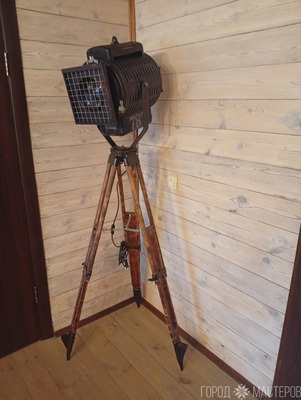 Прожектор светильник лофт на штативе треноге - 6