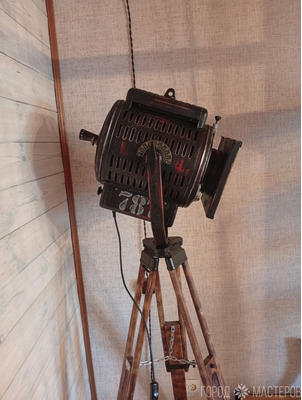 Прожектор светильник лофт на штативе треноге - 7