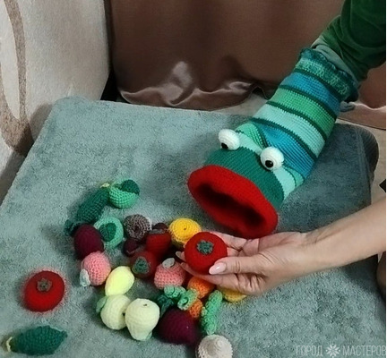 Развивающая игрушка: Угощение для гусеницы - 6