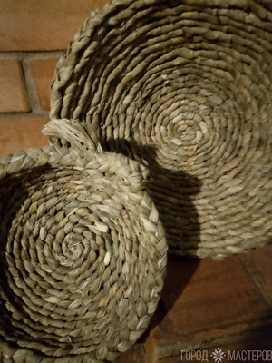 Плетеные тарелки.