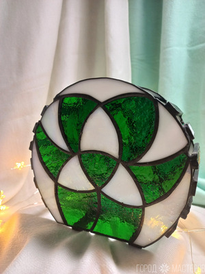 Светильник из витражного стекла - трехлистник ☘️