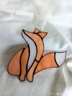 Подвеска из витражного стекла выполнена в технике Тиффани "Лиса"