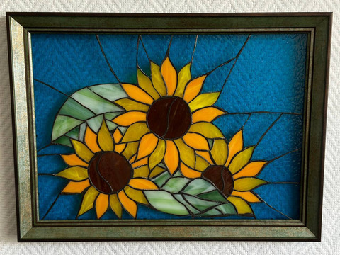 Картина с подсветкой из витражного стекла выполнена в технике Тиффани "Подсолнухи"🌻 - 4