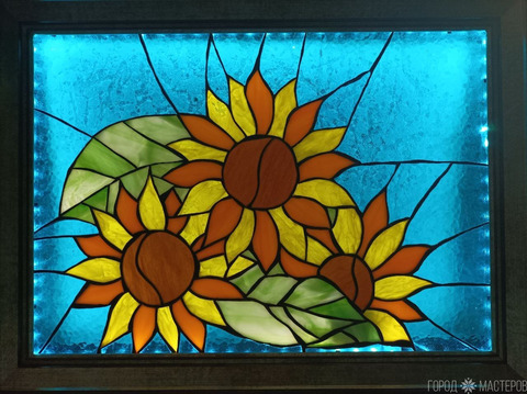 Картина с подсветкой из витражного стекла выполнена в технике Тиффани "Подсолнухи"🌻 - 5