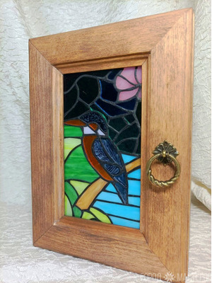 Ключница деревянная с витражом выполненным в технике Тиффани "Зяблик" - 2