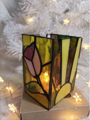 Светильник-ночник "Дюймовочка" из витражного стекла выполнен в технике Тиффани - 2
